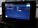 CD、DVD、Bluetooth、AM、FM、AUX、スマートフォン接続ができます。
