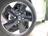 【純正14インチアルミホイール】外観にマッチした純正アルミホイールを装着しております。各種社外アルミホイールや、スタッドレスタイヤも取扱いしております。是非ご相談ください♪