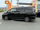 土日も営業しておりますので、お気軽に現車を見にご来店ください。
