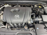 「SKYACTIV-G(ガソリン)」は、規格外の高圧縮を実現し、世界のエンジン技術者に驚きを与えました。さらに、それを維持したままノッキングの発生を抑え、熱効率を向上、走りにも寄与したエンジンです。