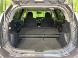 普段のお買い物や通勤、送迎等に十分な荷室スペースを確保しております。セカンドシートを倒すと、大きな荷物の積載も可能です♪