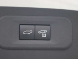 バックドアに設置されたパワーバックドアスイッチです。