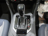 無段変速のオートマチックミッションです、低燃費で変速ショックが少ないので快適な乗り心地!