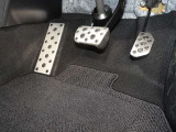 &ldquo;F SPORT&rdquo;専用アルミ製スポーツペダル&フットレスト