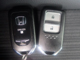 スマートキー付。キーを取り出さなくてもドアロックの施錠・開錠、エンジンの始動が出来ます。雨の日や荷物の多い日にとても便利ですね。
