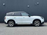 MINI正規ディーラーならではの品質の高い認定中古車を常時20台以上展示しております。