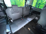 3列目シートはもちろん状態良好☆大人でもゆったりと座って頂けますので、大人数でのお出かけもラクラクです♪ご家族で、気の知れた仲間で、ドライブに行くのが楽しみですね♪
