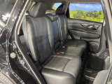 後部座席も気になるようなキズ・汚れやへたり等、大きなダメージはなく、良好な状態です。