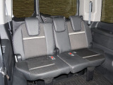 3列目シートもゆとりの設計!大人数のドライブもお任せ下さい!必要のない時は簡単に収納することも可能!使い勝手の幅が広がります!