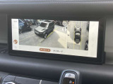 【3Dサラウンドカメラ】車両周辺360度の状況を立体的に表示するシステムで、駐車や狭い場所での運転、オフロード走行時に非常に役立ちます。