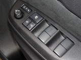 電動格納式ドアミラー・パワーウインドウを装備しています。