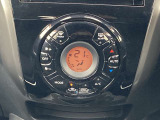 オートエアコンで温度調整も楽チン!四季を問わず快適に運転することが出来ます。