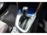 扱いやすい位置に配置されたフロアオートマチックです☆CVTを採用で滑らかでスムーズな走りが楽しめますよ♪
