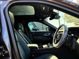 L560 Range Rover Velar Dynamic SE 404PS  2リッター直4DOHC16バルブターボ  エンジン出力300PS/40.8kgf  モーター出力142PS/28.4kgf (カタログ値)  2,290kg  265/45R21 ダイナミックモード付テレインレスポンス