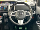 インテリアに合わせたデザインのステアリングは、運転される方のことも考え、運転しやすい形状、大きさです。是非一度、実際に触ってお確かめください。