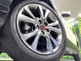 【純正18インチアルミホイール】外観にマッチした純正アルミホイールを装着しております。各種社外アルミホイールや、スタッドレスタイヤも取扱いしております。是非ご相談ください♪