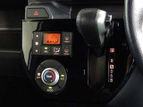 車内を快適に、オートエアコンを装備しています。