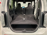 リアシートを倒すと、ラゲッジスペースを広くお使いいただけます!
