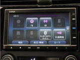 フルオートエアコン搭載。好みの温度に設定するだけで、風向や風量を自動でコントロール!いつでも快適な車内環境に。さらに、体を直接温めるシートヒーター付きで寒い季節も暖かく過ごせます。