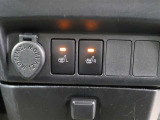シートの座面と背面を暖めるシートヒーター(運転席・助手席)が装備されています。