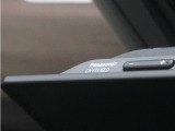 バックカメラ搭載です!車庫入れが苦手な人はもちろん、車両感覚に自信がある人にもお勧めです!見えない箇所が見えるようになるので、低い障害物や隠れてしまっている子供の存在等にも気付く事が出来ます。