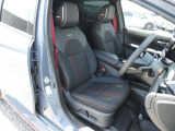 スポーティーなデザインのニスモ専用シートになります。前席にはシートヒーターが付いています。また運転席はパワーシートになります。