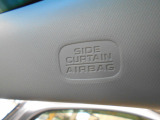 車両側面からの安全性も高めてくれる、安心装備のサイドカーテンエアバックシステムです。