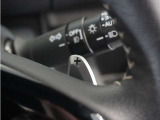 パドルシフト装備◆オートマチック車でもミッション車のようなフィーリングを楽しめます。エンジンブレーキを使いたい時にも役立ちます。