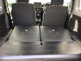 後部座席がフラットになりますので、いざという時にも便利ですね!キャンプ等、荷物の多いお出かけにもとっても便利ですよ♪