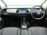 ◆視界広々で非常に運転しやすくロングドライブでも疲れを感じさせないすっきりとまとまったインパネ周りです。