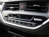 オートエアコンなので設定した温度で車内の温度を保ってくれます♪