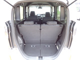 ◆定員乗車時のカーゴルームです。普段のお買い物の荷物やたくさんの収納が可能です。