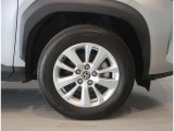 純正のアルミホイール装着車です。タイヤサイズは205/65R16です。