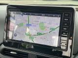 ナビゲーションはディーラーオプションナビを搭載。操作性に優れ直感・感覚的に使用していただけます。説明書も揃っておりますので、ご安心ください。