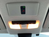 優しいルームランプが車内を照らしてくれます。