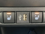 運転席、助手席にはシートヒーターが付いています。最近の冬場は例年よりも寒くなっています。。。シートヒーターがあるとないとじゃ大違い!ぜひお試しあれ!