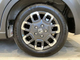 アルミホイール付!鉄ホイールと違って軽いので燃費にも影響してきます。ガソリンの高騰に少しは貢献します!デザインもさり気なく、スタイリッシュな感じとなっています。