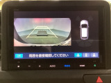 バックでの車庫入れも安心です! リアカメラが付いているバックモニター付のナビを装備しております。バンパーについているソナーや、操作線もついており距離感も画面から確認できます。