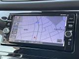 7インチワイド日産純正オリジナルナビゲーション搭載。インパネにマッチする専用デザインに、美しく見やすい大画面ディスプレイを採用。