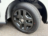 純正のアルミホイールです!足元が格好良くなりますよね♪