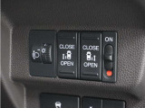 ◆両側電動スライドドア◆狭い駐車場でも乗り降りが楽々♪お子様が隣の車にドアを当ててしまう心配もございません!小さなお子様連れの方もこれで安心。