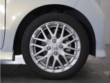 アルミホイール装着車です!これで足元まわりもおしゃれにきまります!