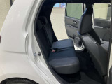 後部座席も大きく乗り降りしやすく、長時間の運転でも快適に過ごすことができます!