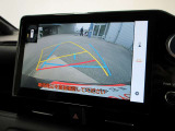 バックカメラで後方がリアルタイム映像で確認できます!商業施設や駐車場での駐車時や、夜間のバック時にも安心です♪