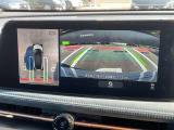 アラウンドビューモニター装備!空から見ているような映像によって不慣れな場所での車庫入れや縦列駐車等はもちろん狭い道でのすれ違いも安心していただけます♪