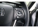 Hondaセンシングの機能のひとつ、アダプティブクルーズコントロール付!アクセルから足を離しても設定したスピードと前車との車間を保ち走行してくれます!車線維持もアシスト☆高速道路で疲労軽減ですね☆
