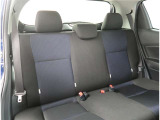 【リヤシート】後席もゆったり快適な空間でドライブを楽しめます。