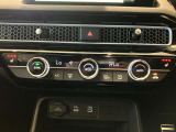 プラズマクラスター搭載フルオートエアコンディショナーとなっております。運転席と助手席でそれぞれで温度設定ができますので、快適にドライブをすることができます。