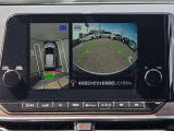 アラウンドビューモニター。上空から見下ろしているような映像で、スムーズな駐車をサポートします。