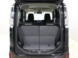 リアシートの後方に日常生活には充分なラゲッジスペースがあります